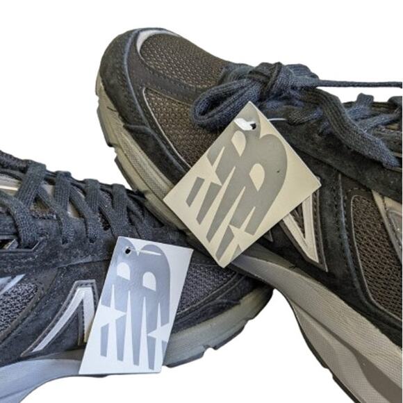 New Balance Women\'s Made in US 990 V5 Sneaker-Black/Silver-8.5-NNTNB-S207